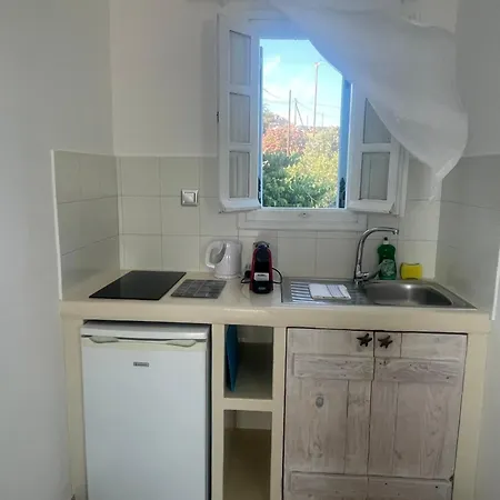 Gasthuis Niriides 3*